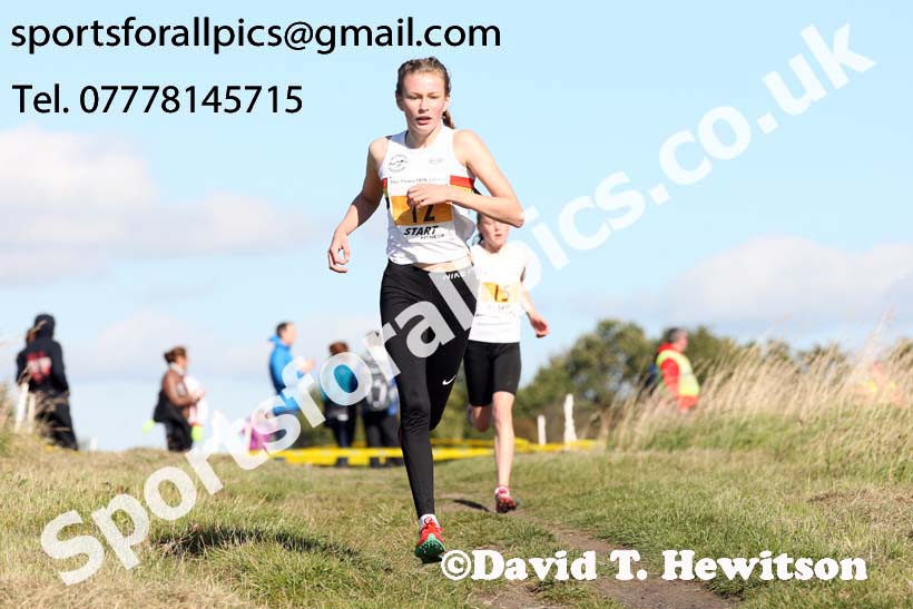Girls under-15s Start Fitness NEH, Wrekenton. Photo:  David T. Hewitson/Sports for All Pics